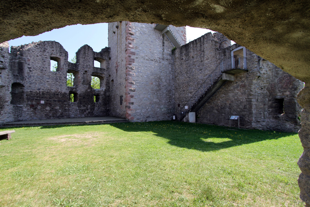 Burg Neu-Windeck (Neuwindeck, Burg Lauf, Laufer Schloss) im Ortenaukreis