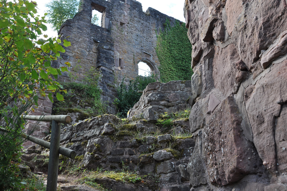 Ruine Hohenschramberg (Schramberg, Nippenburg) im Landkreis Rottweil