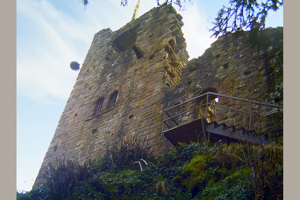 Ruine Falkenstein (Ober- und Unterfalkenstein) im Landkreis Rottweil