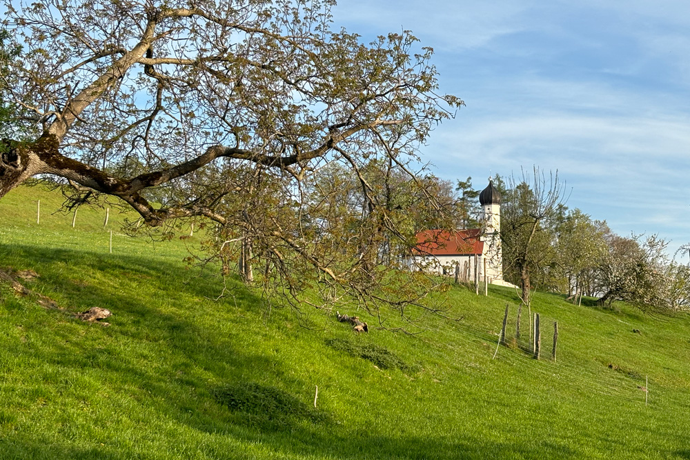 Egglburg (Ekkilinpurc, Burgstall) – (Filialkirche St. Michael) im Landkreis Ebersberg