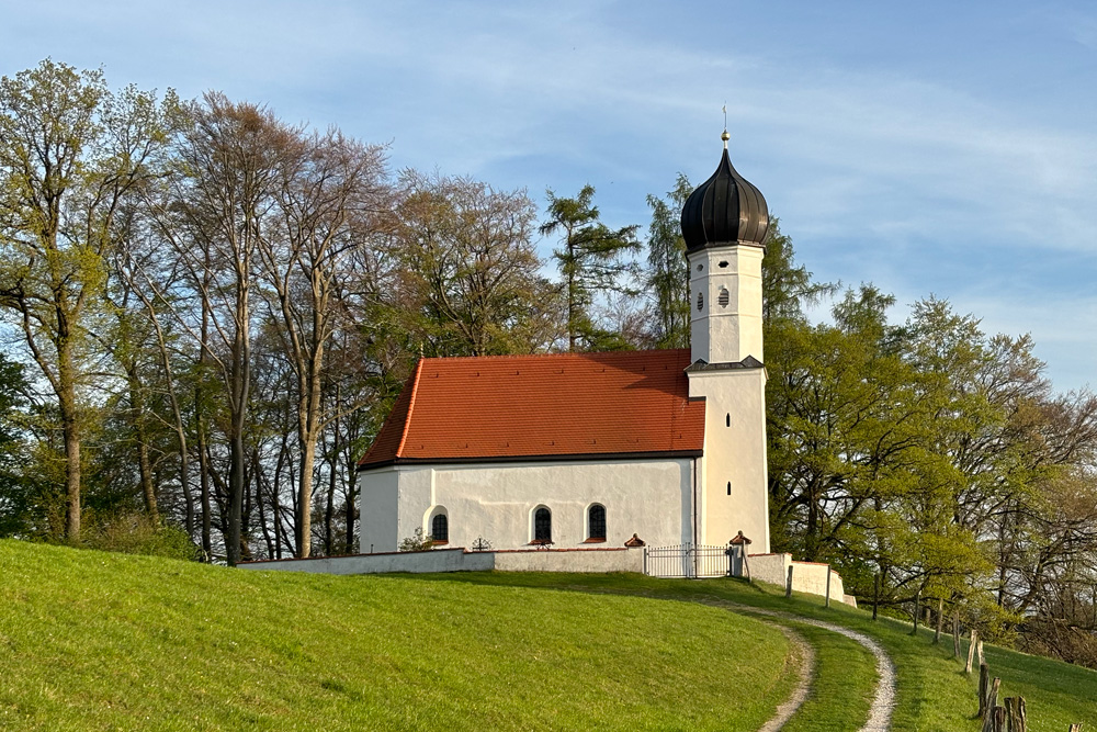 Egglburg (Ekkilinpurc, Burgstall) – (Filialkirche St. Michael) im Landkreis Ebersberg