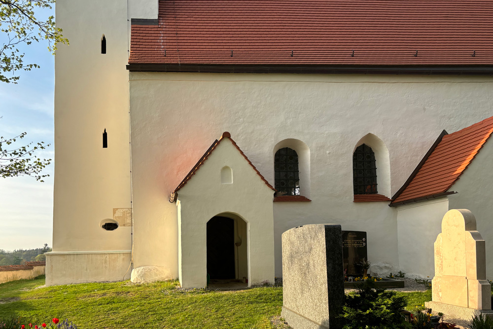 Egglburg (Ekkilinpurc, Burgstall) – (Filialkirche St. Michael) im Landkreis Ebersberg